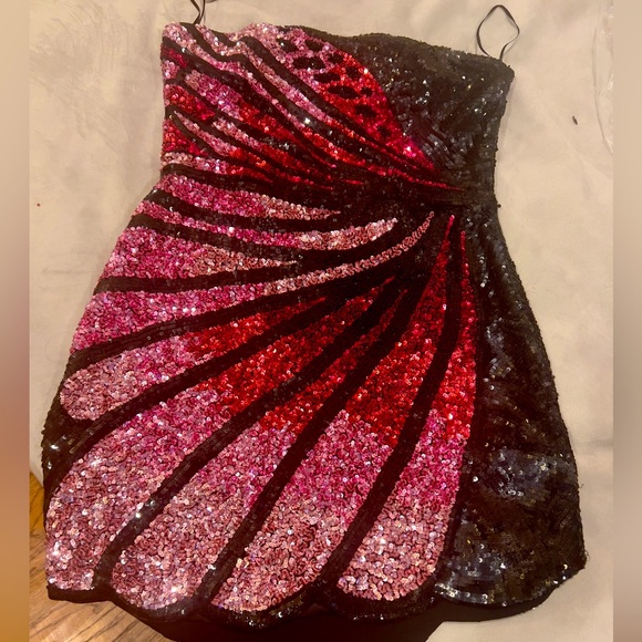 Retrofete Dresses & Skirts - Retrofete stunning dress worn once size L